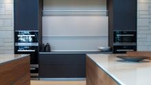 Valcucine Artematica kitchen in double island configuration with New Logica system in the closed position.